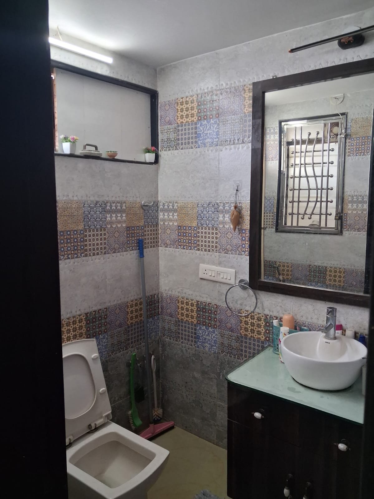 Ready to Move 2BHK Furnished Flat Kadamba Plateau 1.25 Cr gallery image