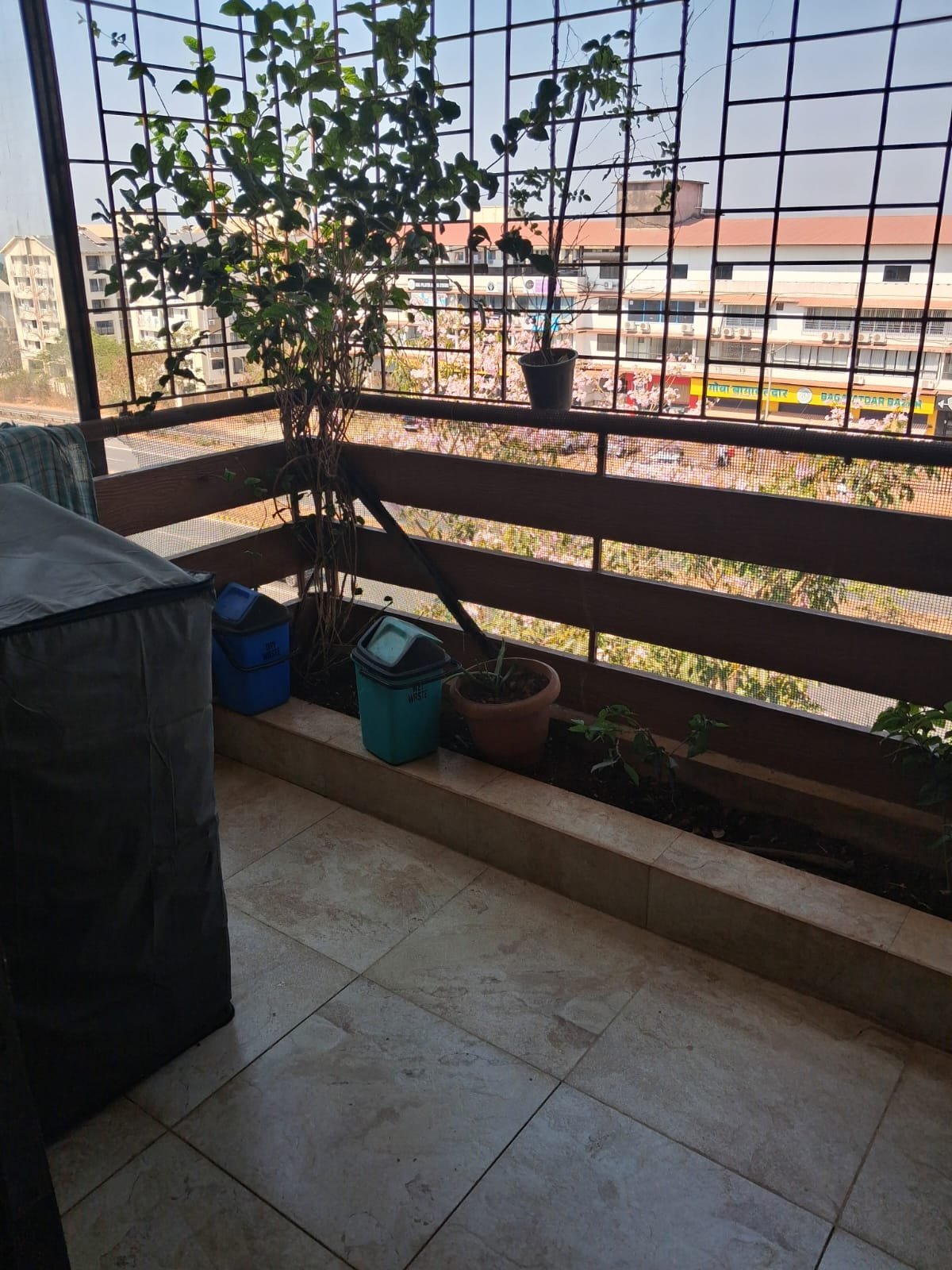 Ready to Move 2BHK Furnished Flat Kadamba Plateau 1.25 Cr gallery image