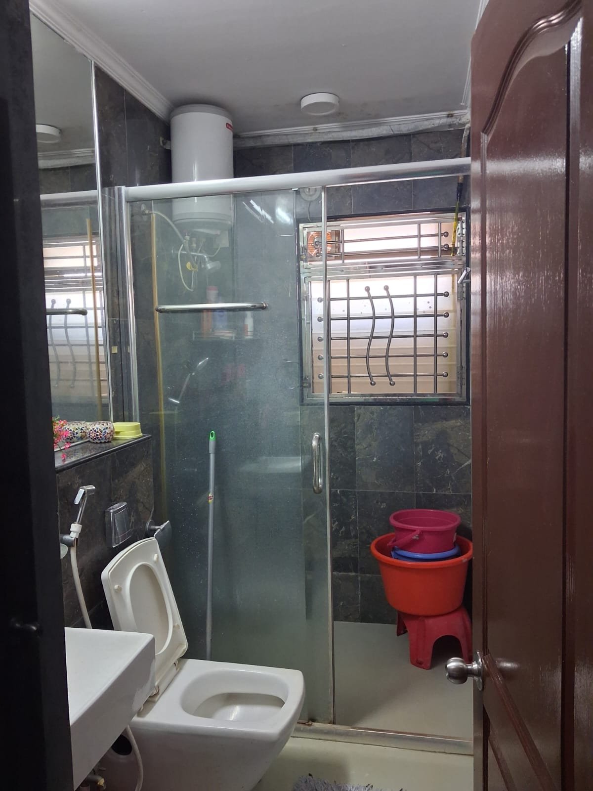 Ready to Move 2BHK Furnished Flat Kadamba Plateau 1.25 Cr gallery image