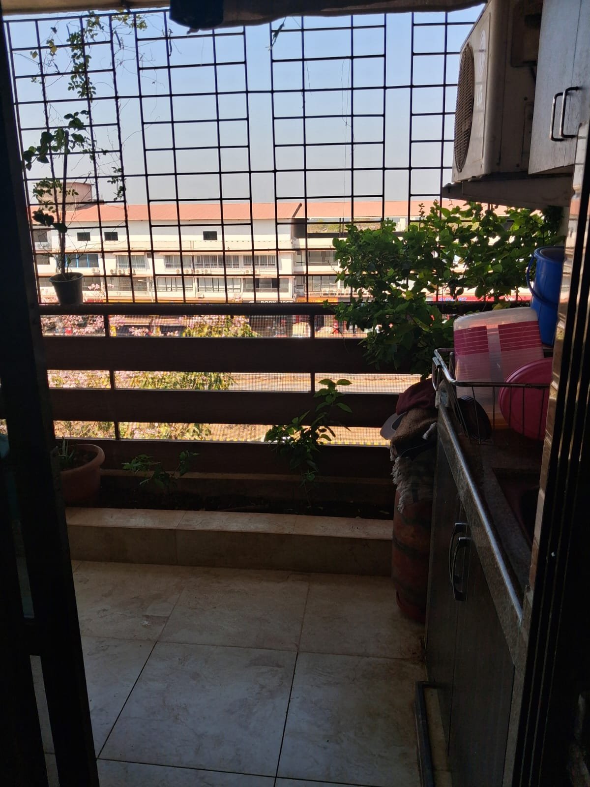 Ready to Move 2BHK Furnished Flat Kadamba Plateau 1.25 Cr gallery image