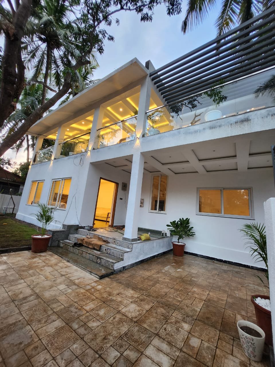 6BHK Independent Fully Furnished Villa in Guirim with Swimming pool  for sale 